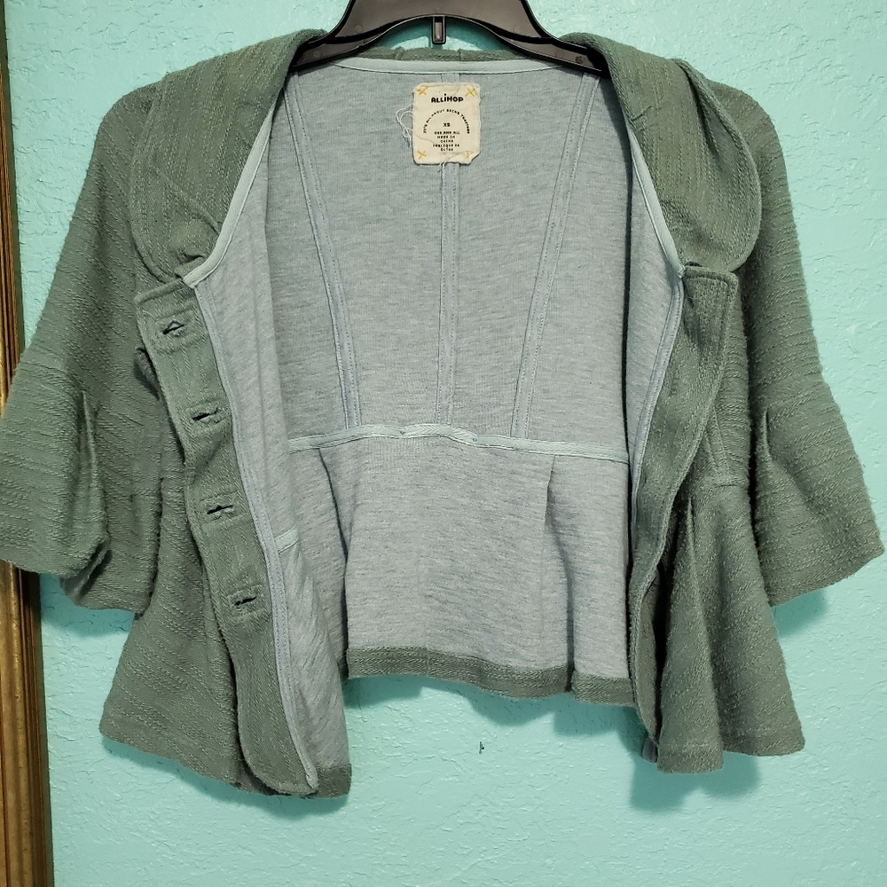 AliHop Half Sleeve Cropped Button Up Jacket